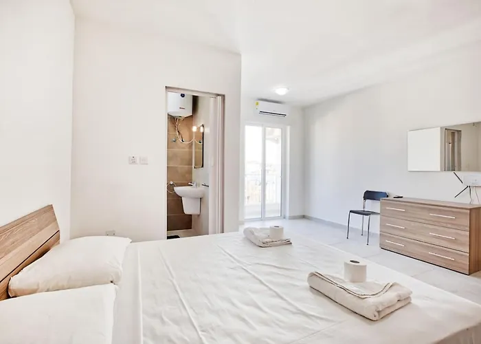 Mercury In Centre By Haven And Keys Malta * Sliema